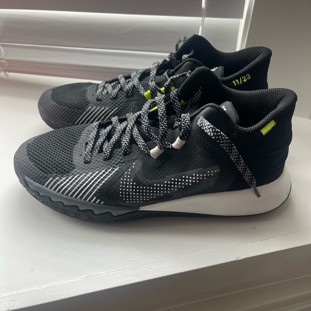 Nike Kyrie Flytrap 5 Grade School